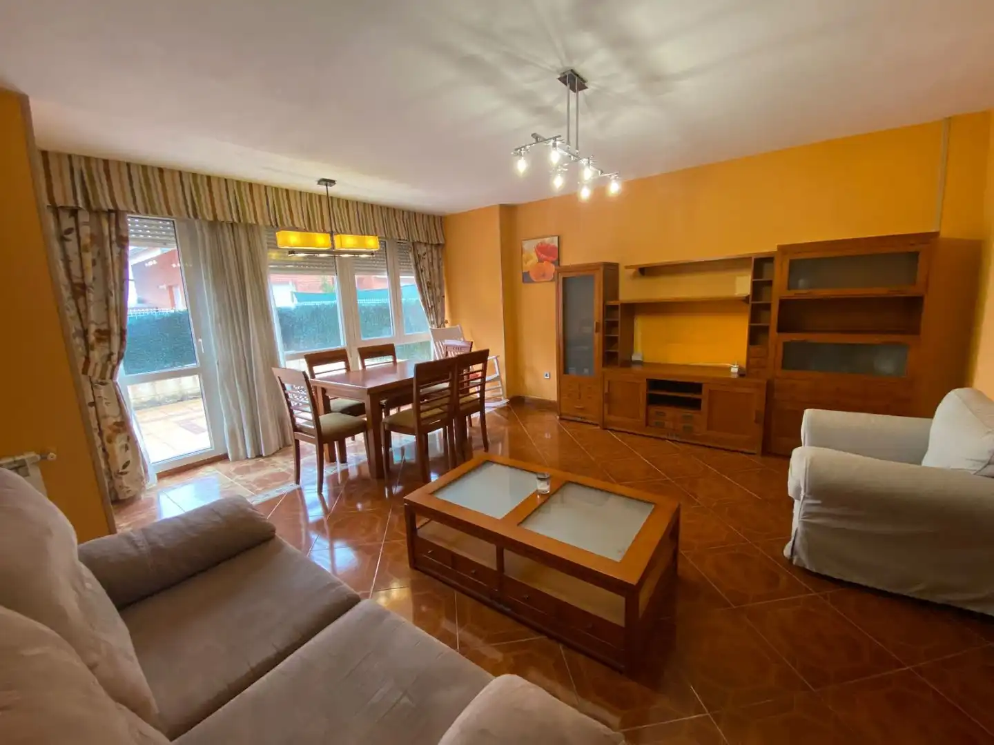 Sala d'estar de Casa o xalet en venda en Camargo amb Terrassa