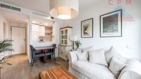 Living room of Flat to rent in  Madrid Capital  with Air Conditioner, Heating and Parquet flooring