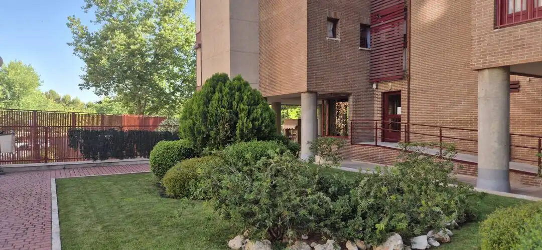 Exterior view of Flat for rent in Madrid  with Air Conditioner, Heating and Private garden