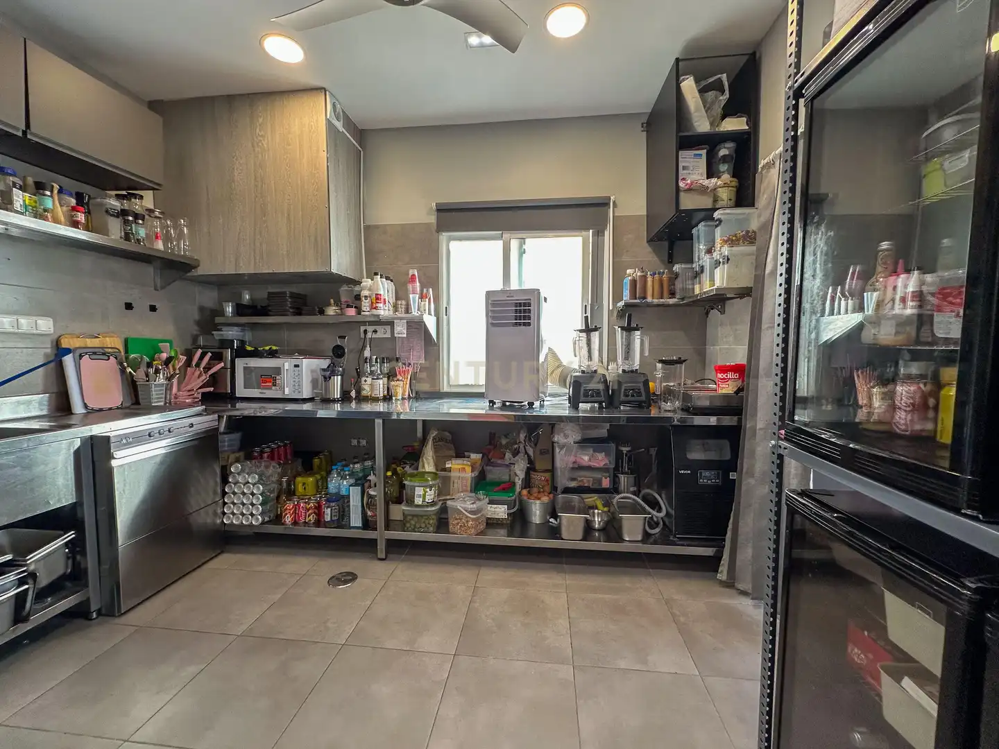 Kitchen of Commercial properties for transfer in Fuengirola