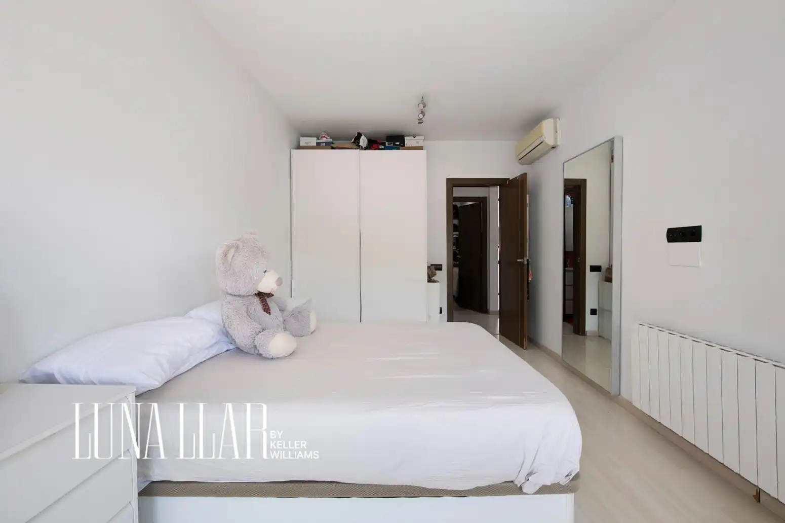 Bedroom of Houses for sale in Castelldefels  with Air Conditioner, Heating and Parquet flooring