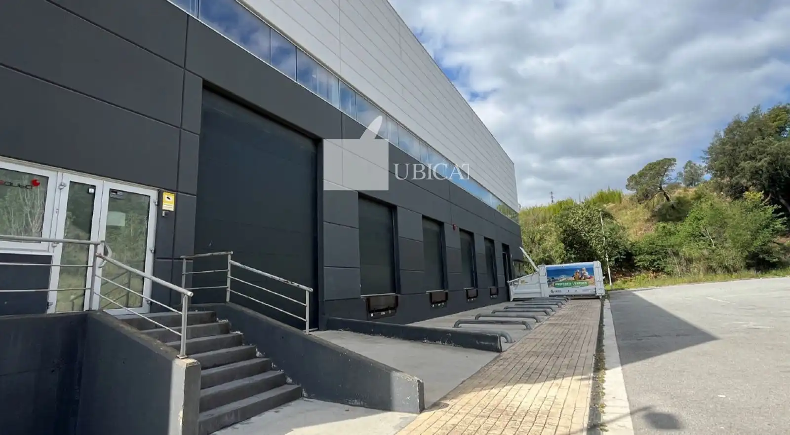 Nau industrial de lloguer a Llinars del Vallès