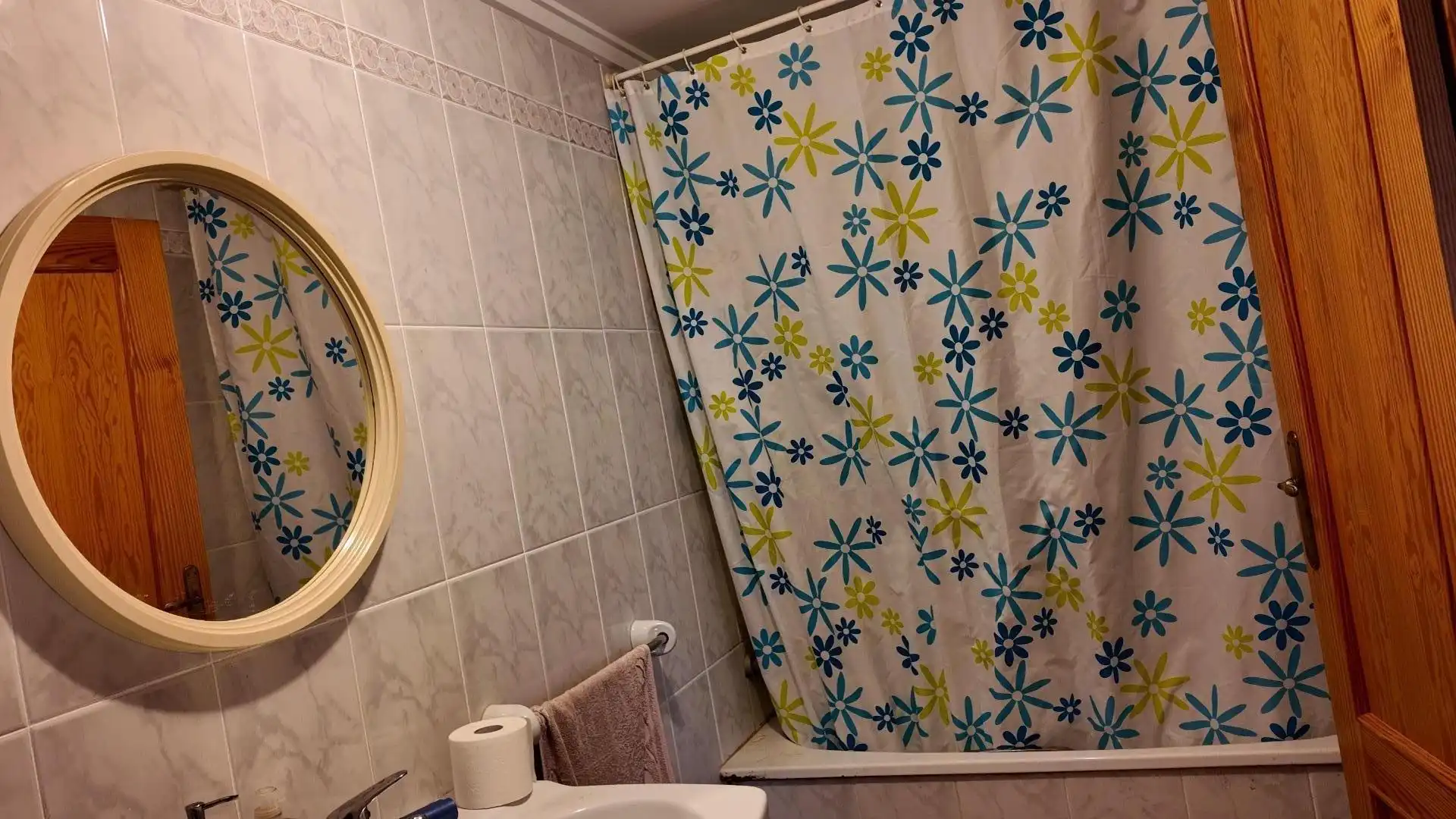 Bathroom of Flat for sale in Oliva