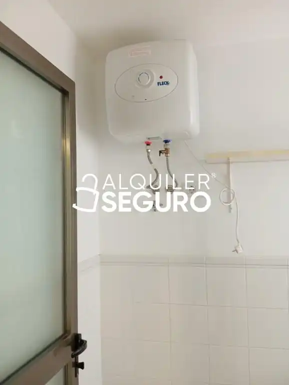 Baño de Piso de alquiler en Telde con Trastero y Amueblado