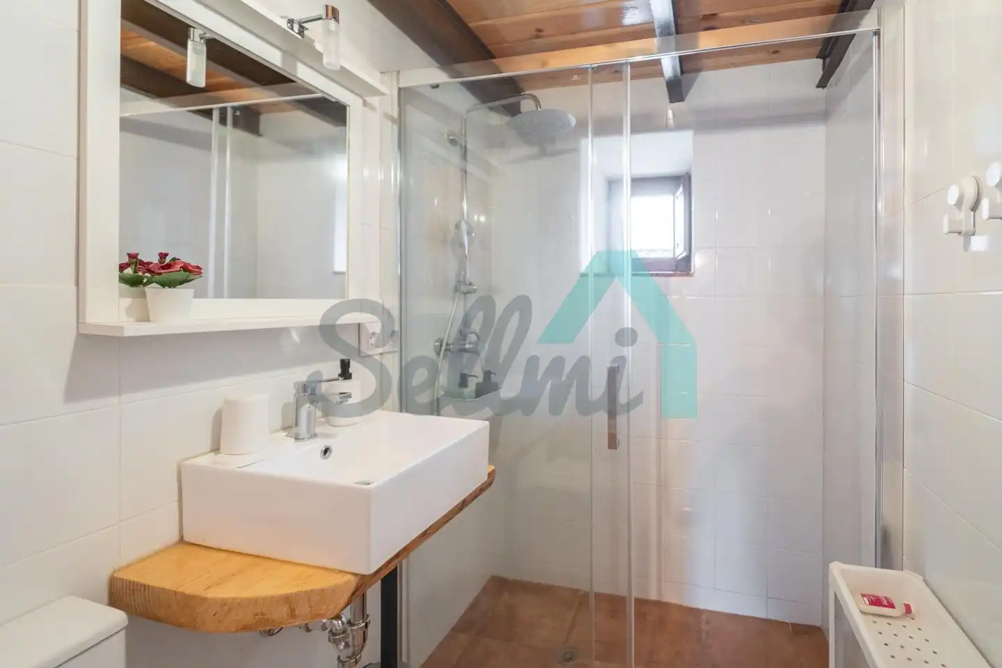 Baño de Casa adosada de alquiler en Oviedo  con Jardín privado, Parquet y Terraza