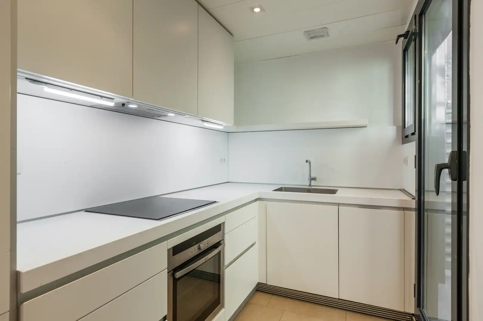Erdgeschosswohnung mit Garten zur Miete in Carrer de Dalmases, imagen 4