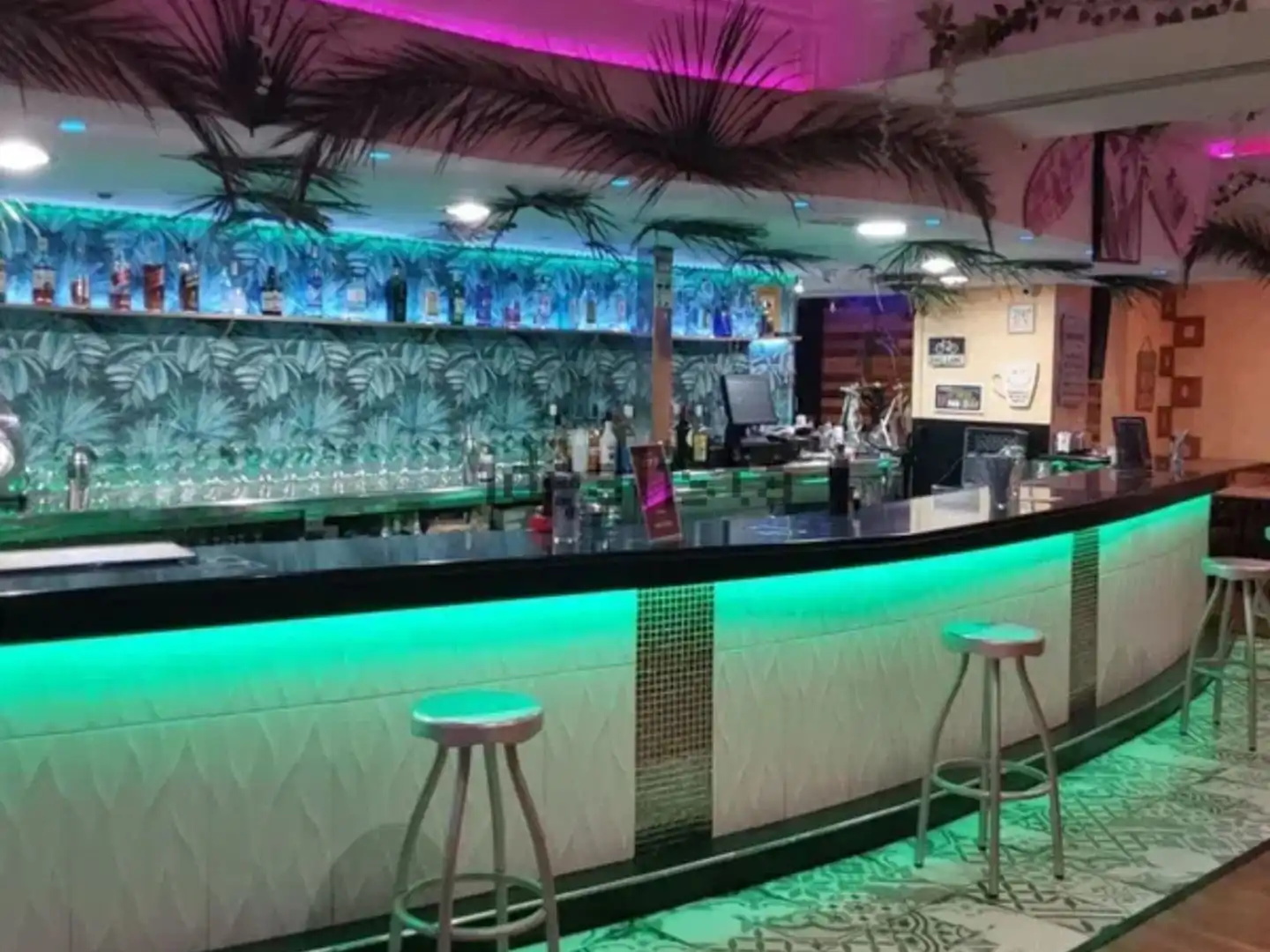 Local comercial en traspaso en Rocafort 121