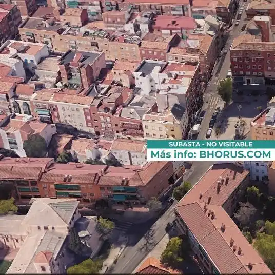 Vista exterior de Pis en venda en Madrid amb Jardí privat