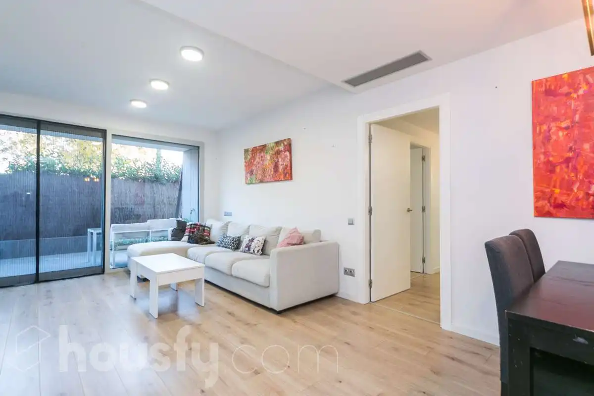 Sala d'estar de Planta baixa en venda en Sabadell amb Aire condicionat, Calefacció i Jardí privat