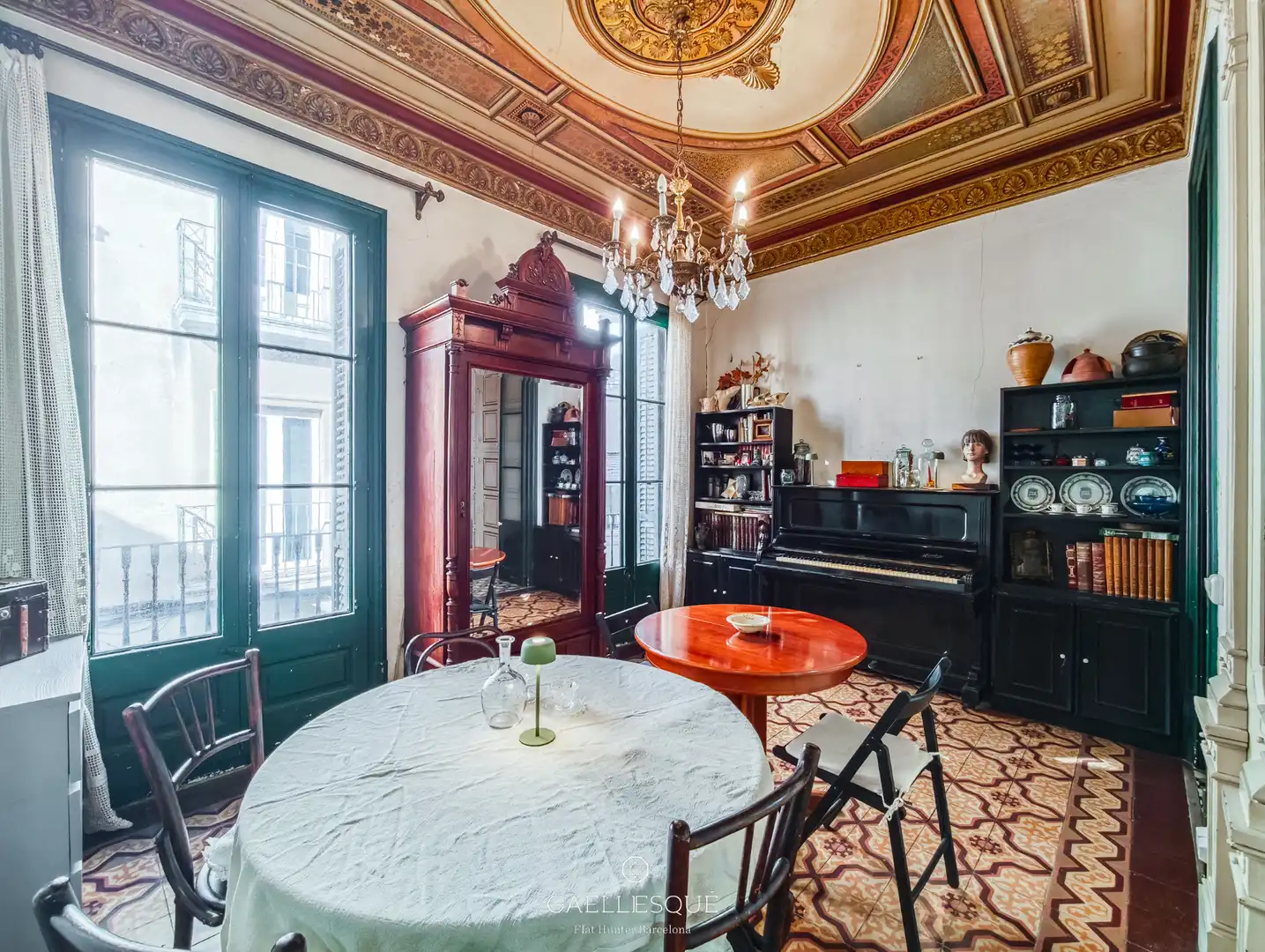 Menjador de Casa adosada en venda en Barcelona amb Calefacció, Jardí privat i Terrassa
