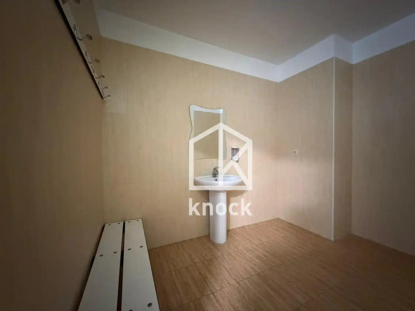 Habitación de Piso en venta en Oviedo  con Calefacción, Jardín privado y Trastero