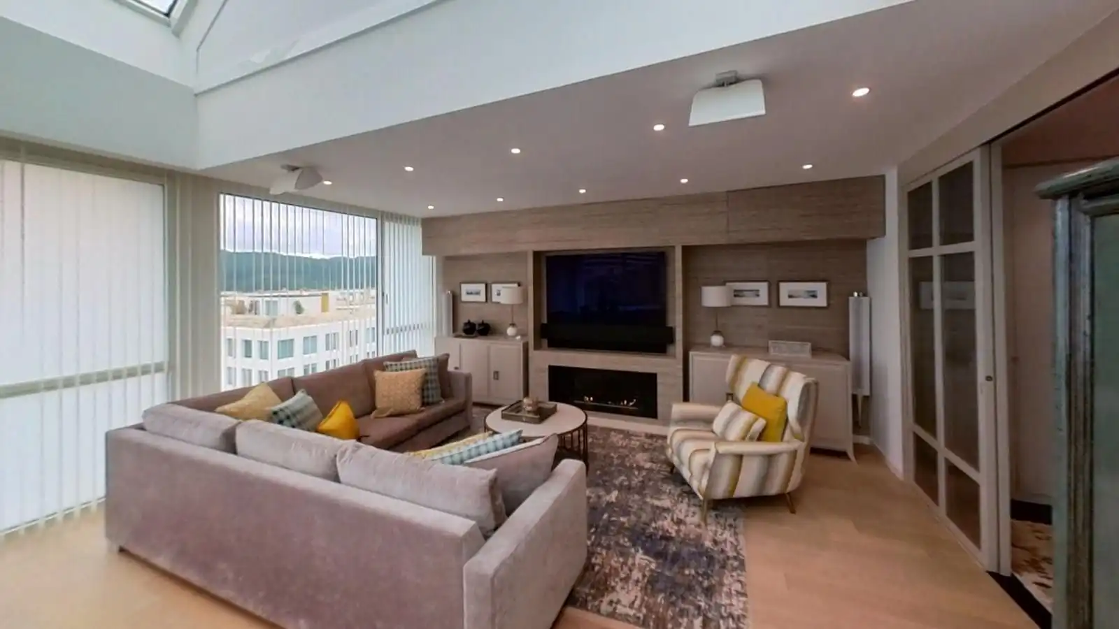 Living room of Flat for sale in Santiago de Compostela   with Air Conditioner, Heating and Terrace