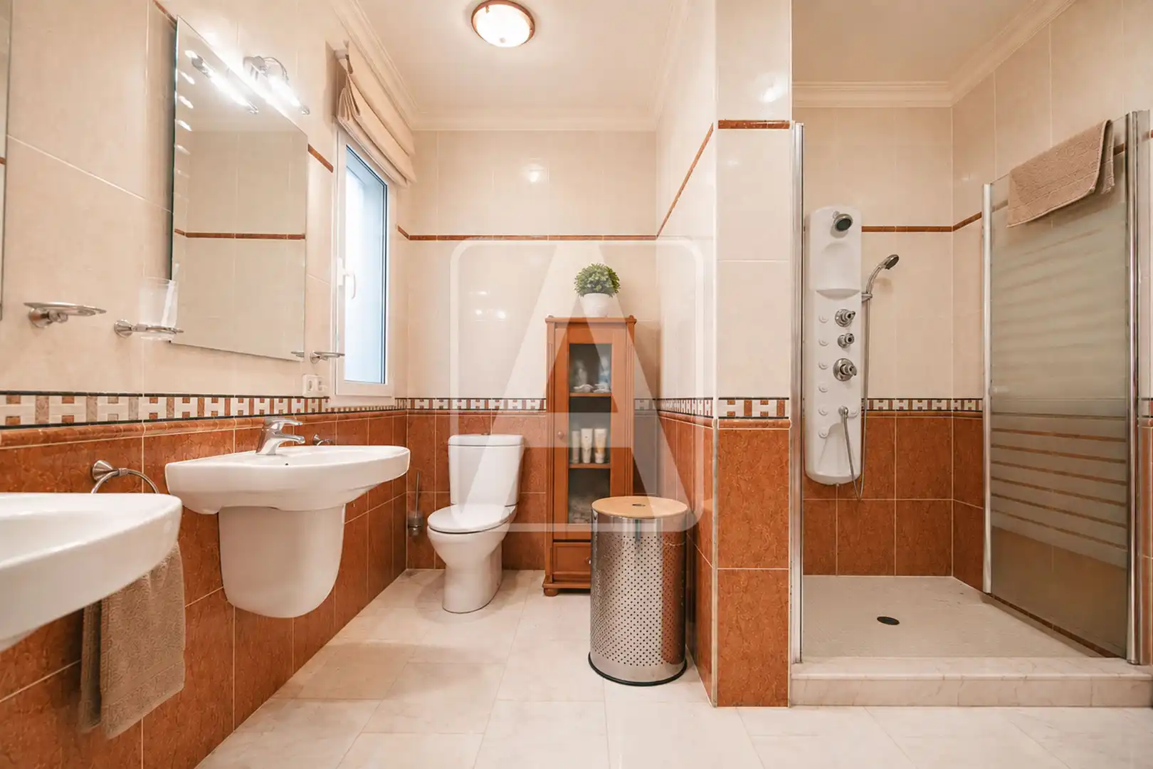 Bathroom of Houses for sale in Calpe / Calp  with Air Conditioner, Heating and Private garden