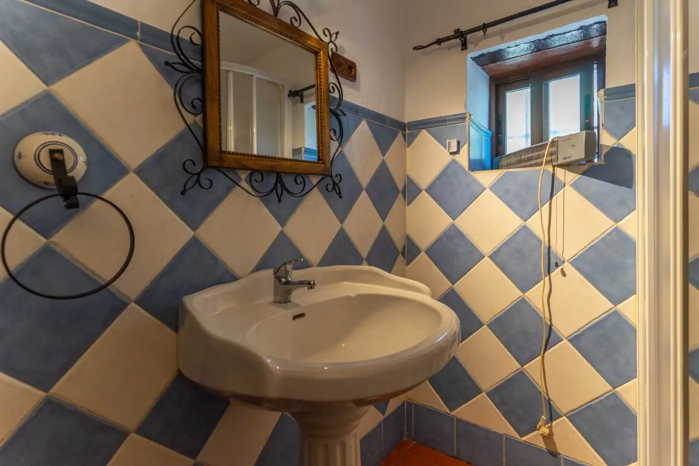 Bany de Casa o xalet en venda en Málaga amb Terrassa, Traster i Piscina