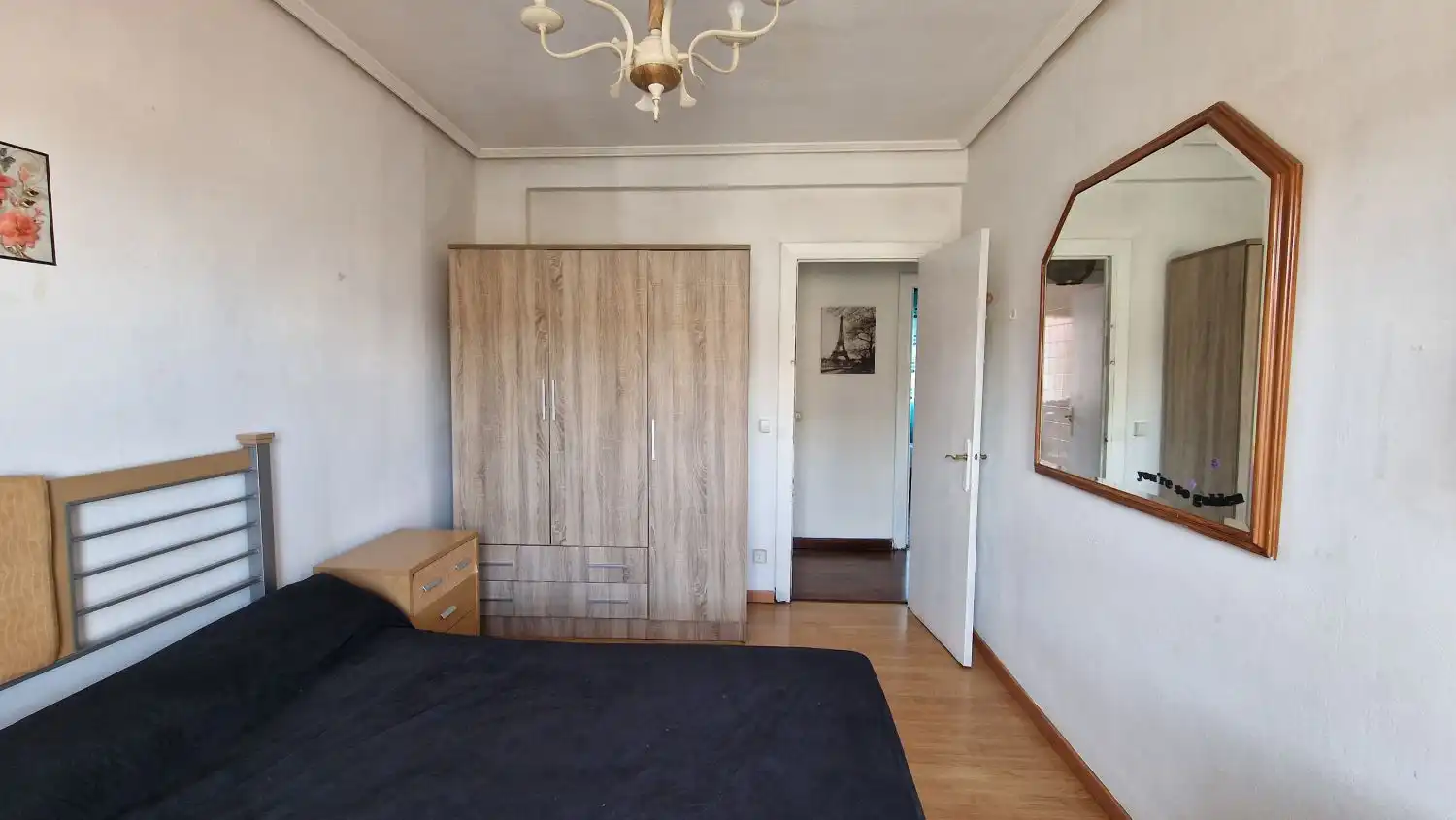 Habitación de Piso en venta en Torrelavega  con Calefacción y Balcón