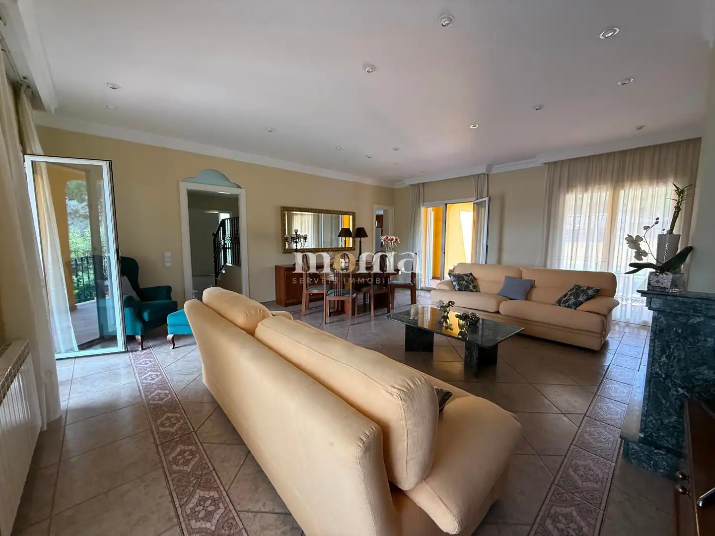 Sala d'estar de Casa o xalet en venda en Montornès del Vallès amb Aire condicionat, Calefacció i Jardí privat