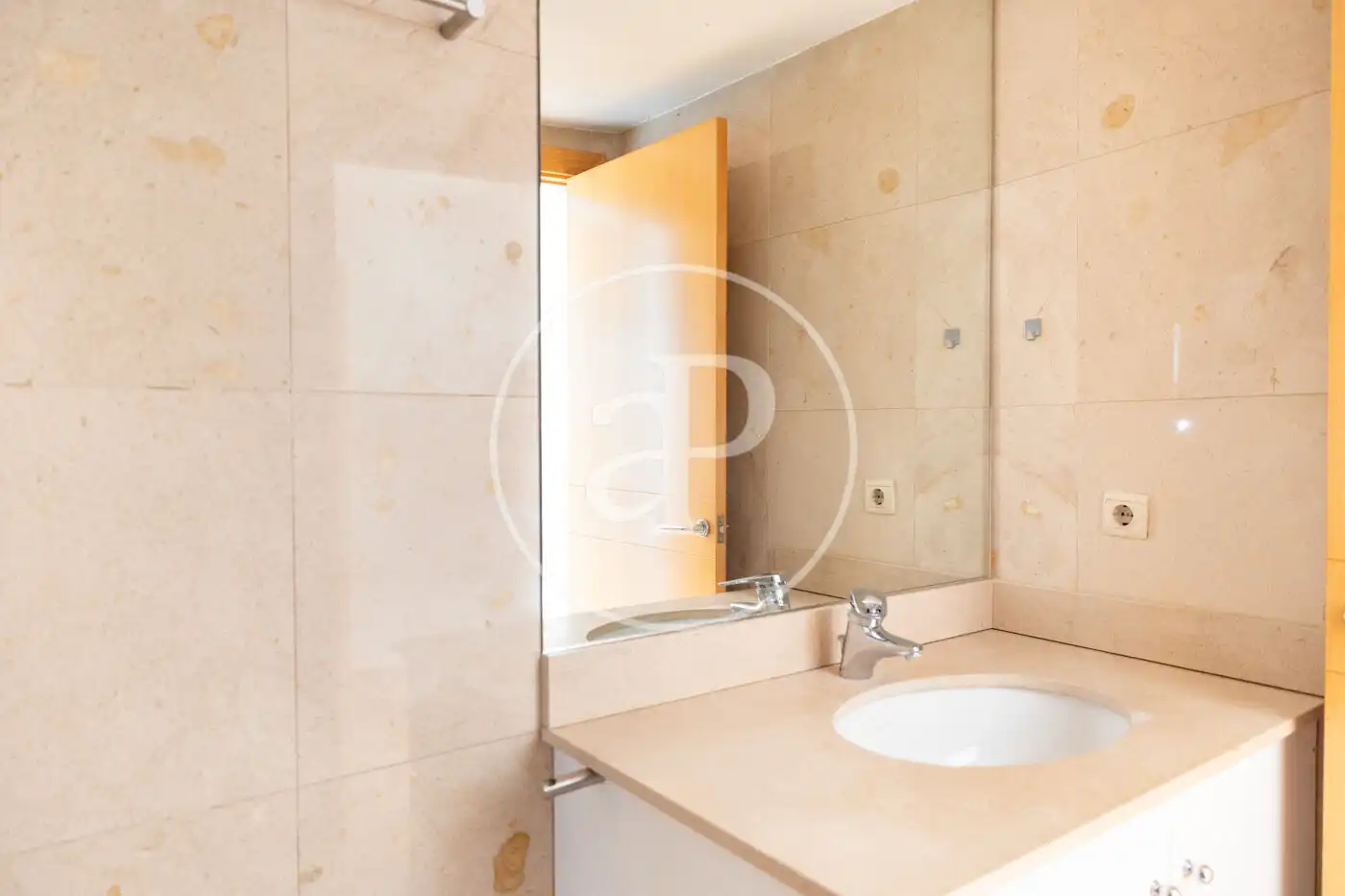 Baño de Piso en venta en Barcelona con Aire acondicionado y Calefacción