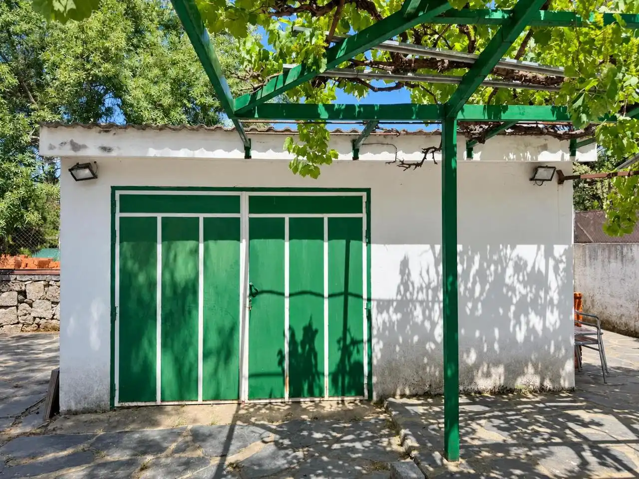 Vista exterior de Casa o xalet en venda en Galapagar amb Aire condicionat, Calefacció i Jardí privat
