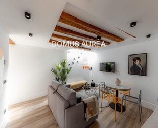 Attic to rent in Madera, Universidad - Malasaña