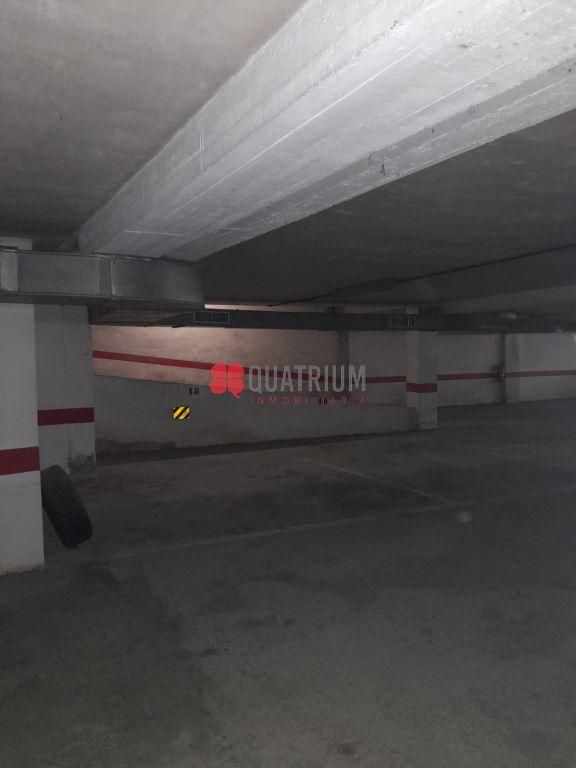 Parking of Garage for rent in Santiago de Compostela 