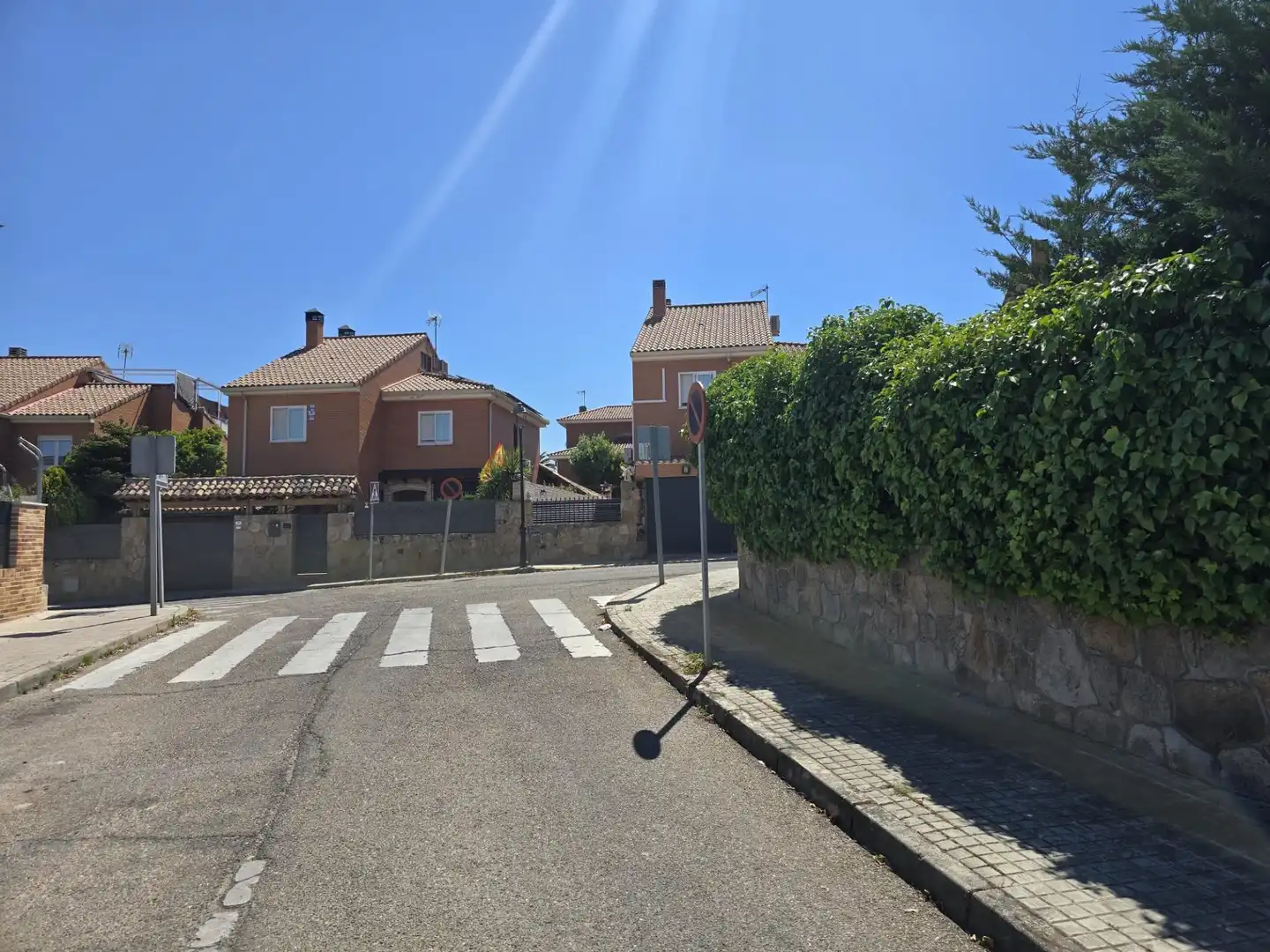 Exterior view of Houses for sale in Moraleja de Enmedio