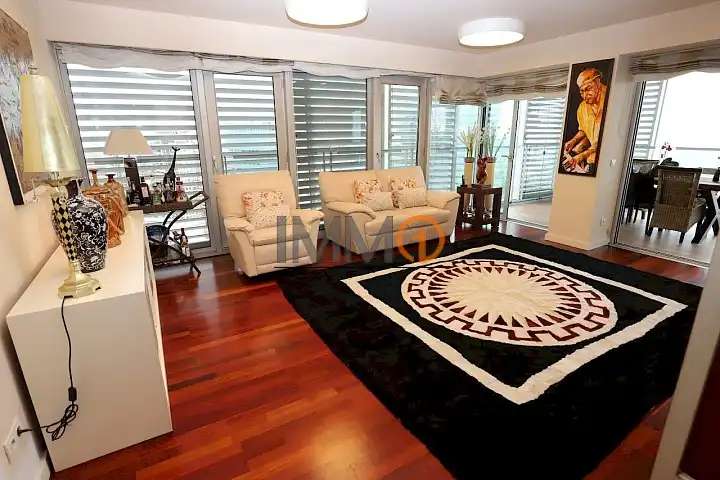 Sala de estar de Piso en venta en Barcelona con Calefacción y Terraza