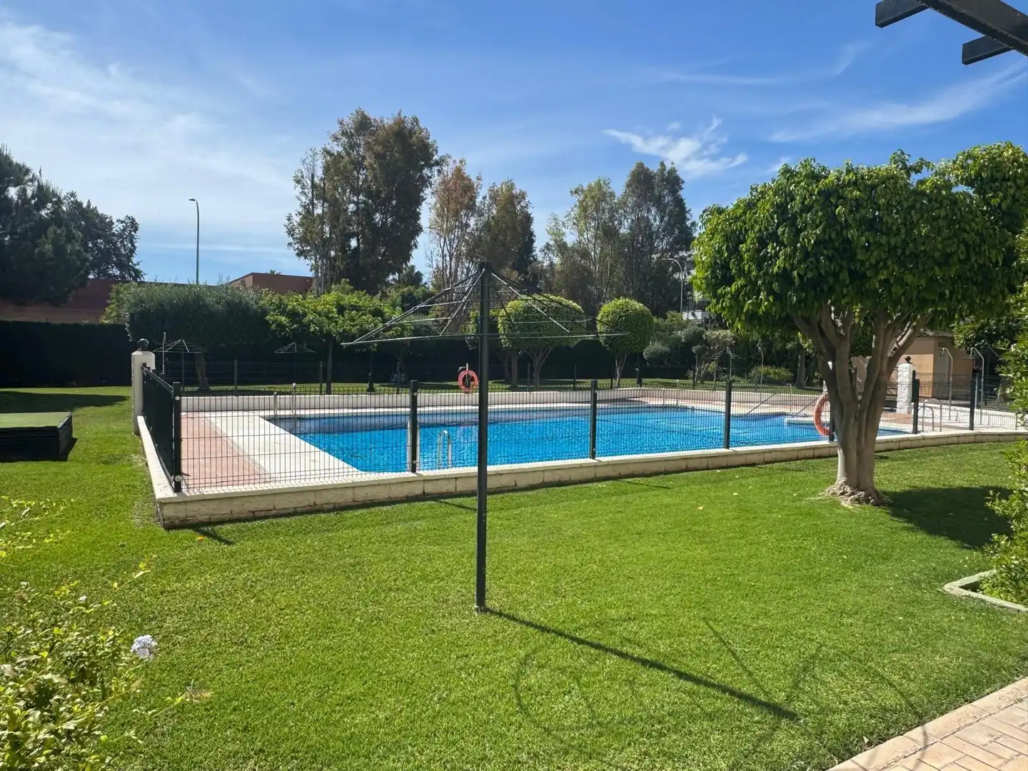 Schwimmbecken von Wohnungen zum Verkauf in Málaga mit Privatgarten, Terrasse und Abstellraum