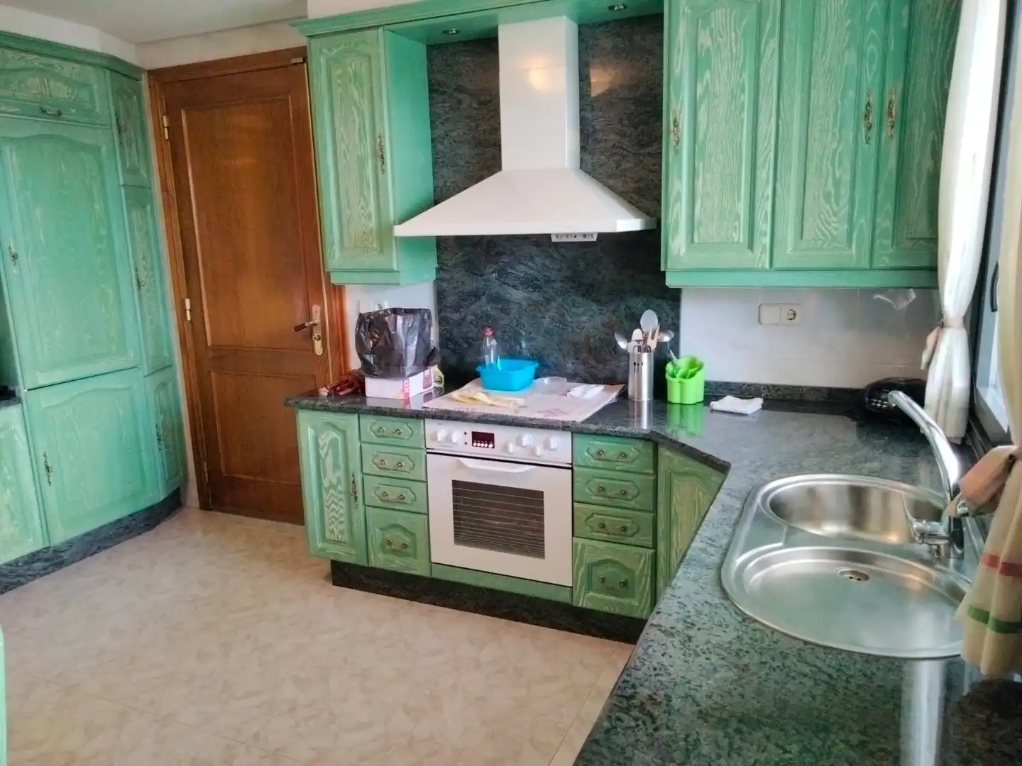 Cocina de Casa o chalet en venta en Coles con Calefacción, Jardín privado y Terraza