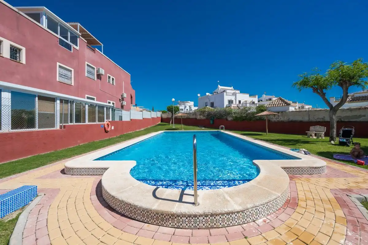 Piscina de Planta baja en venta en Orihuela con Aire acondicionado, Calefacción y Terraza