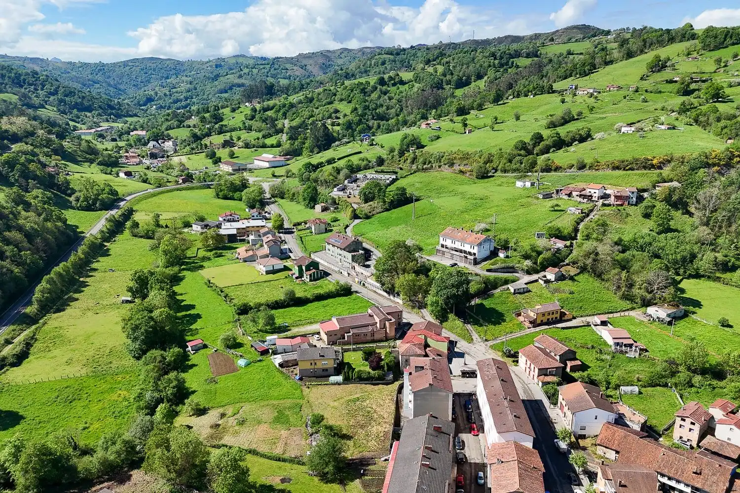 Vista exterior de Casa o chalet en venta en Bimenes