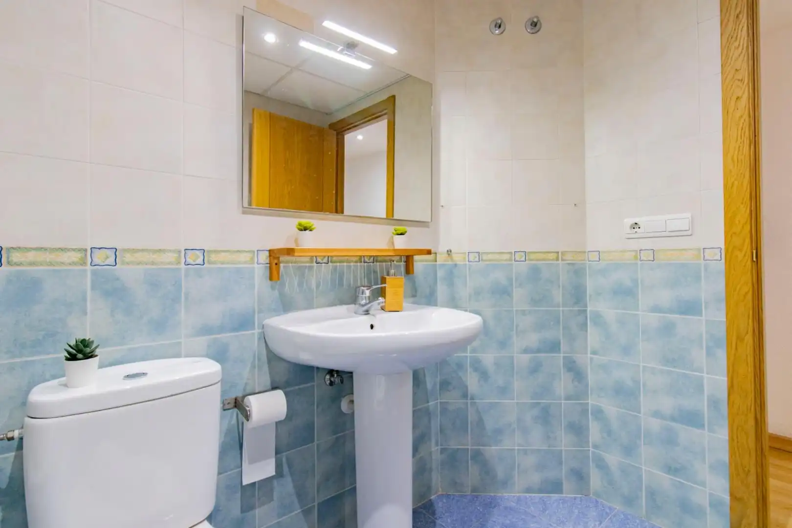 Bathroom of Flat for sale in Almàssera, Valencia