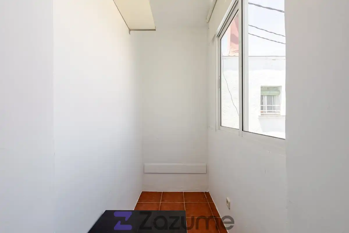 Terraza de Piso de alquiler en Madrid con Calefacción, Amueblado y Horno