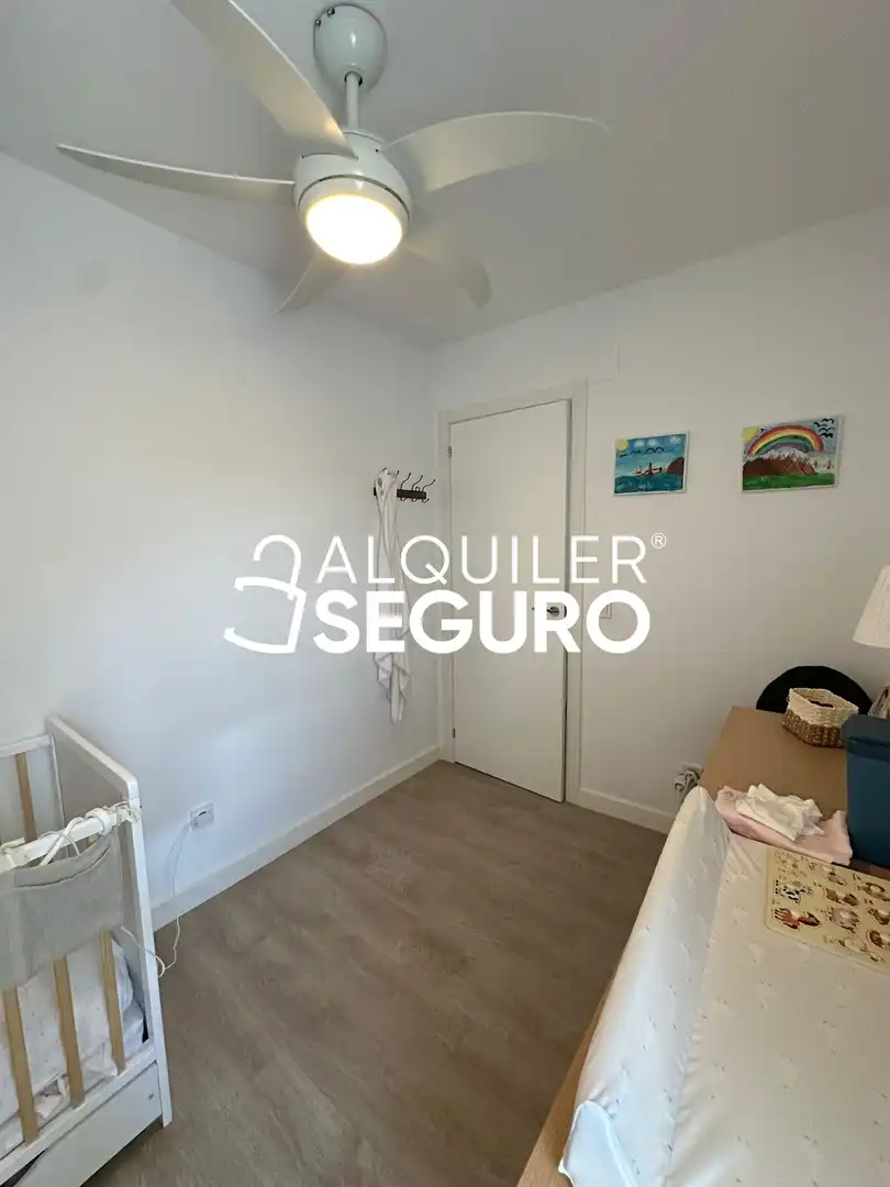 Dormitori de Pis de lloguer en Fuenlabrada amb Aire condicionat, Calefacció i Terrassa