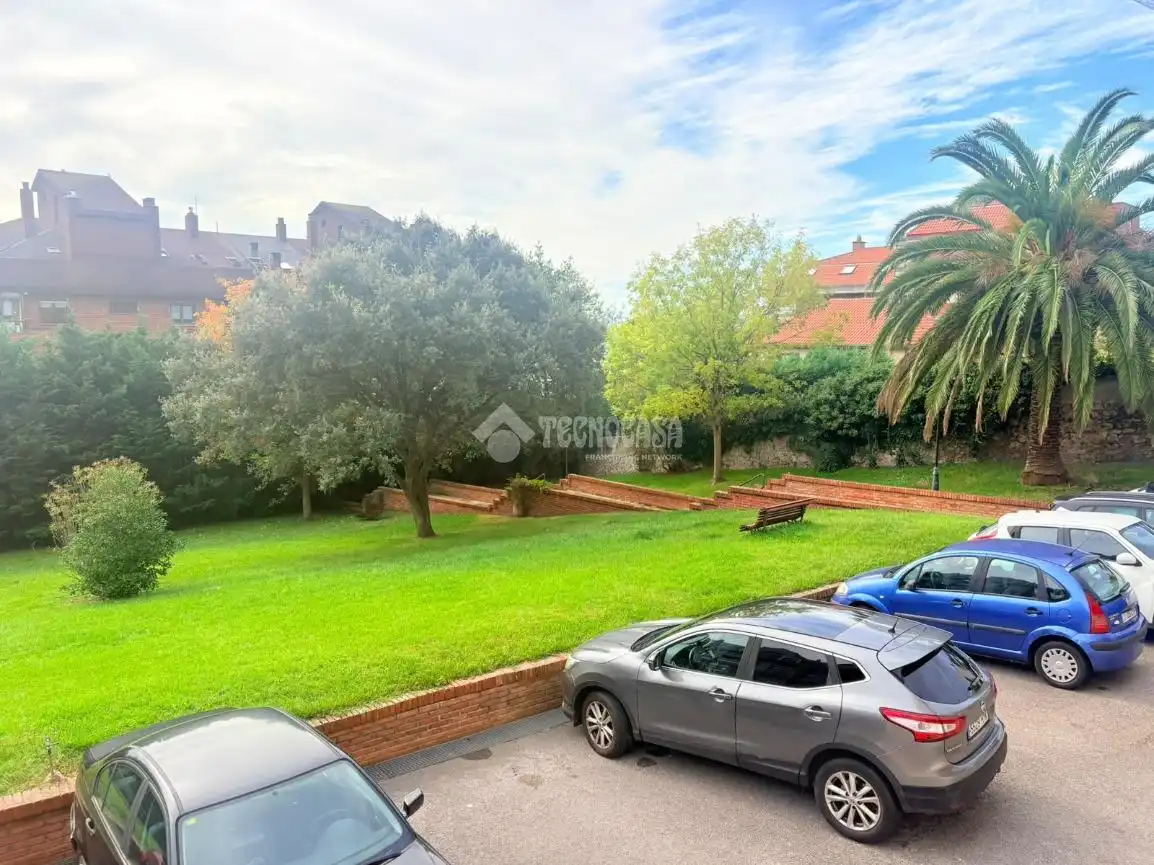 Parking de Piso en venta en Santander con Calefacción y Terraza