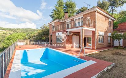 Piscina de Casa o xalet en venda en Arenys de Munt amb Aire condicionat, Calefacció i Jardí privat