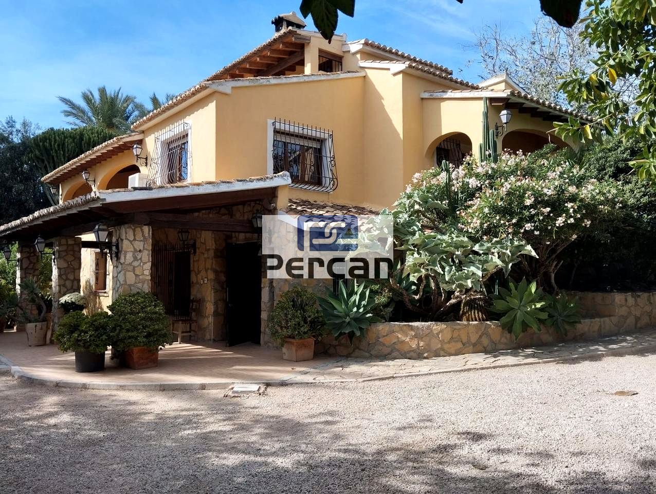 Exterior view of Country house to rent in El Campello  with Air Conditioner, Private garden and Terrace