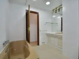 Baño de Piso de alquiler en Madrid con Calefacción