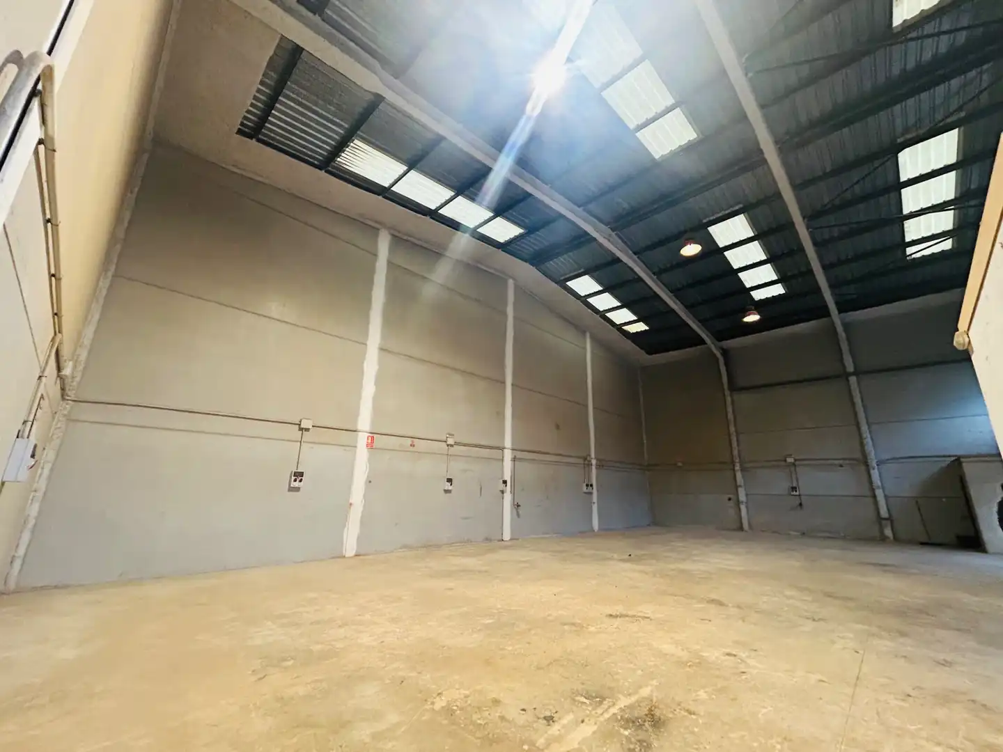 Nave industrial de alquiler en Dénia
