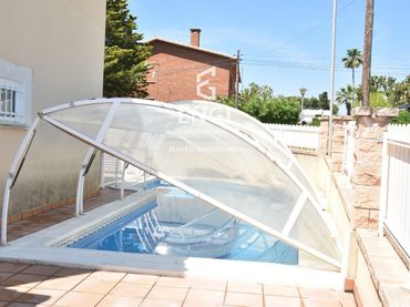Xalet amb piscina en venda a DOCTOR ROUX