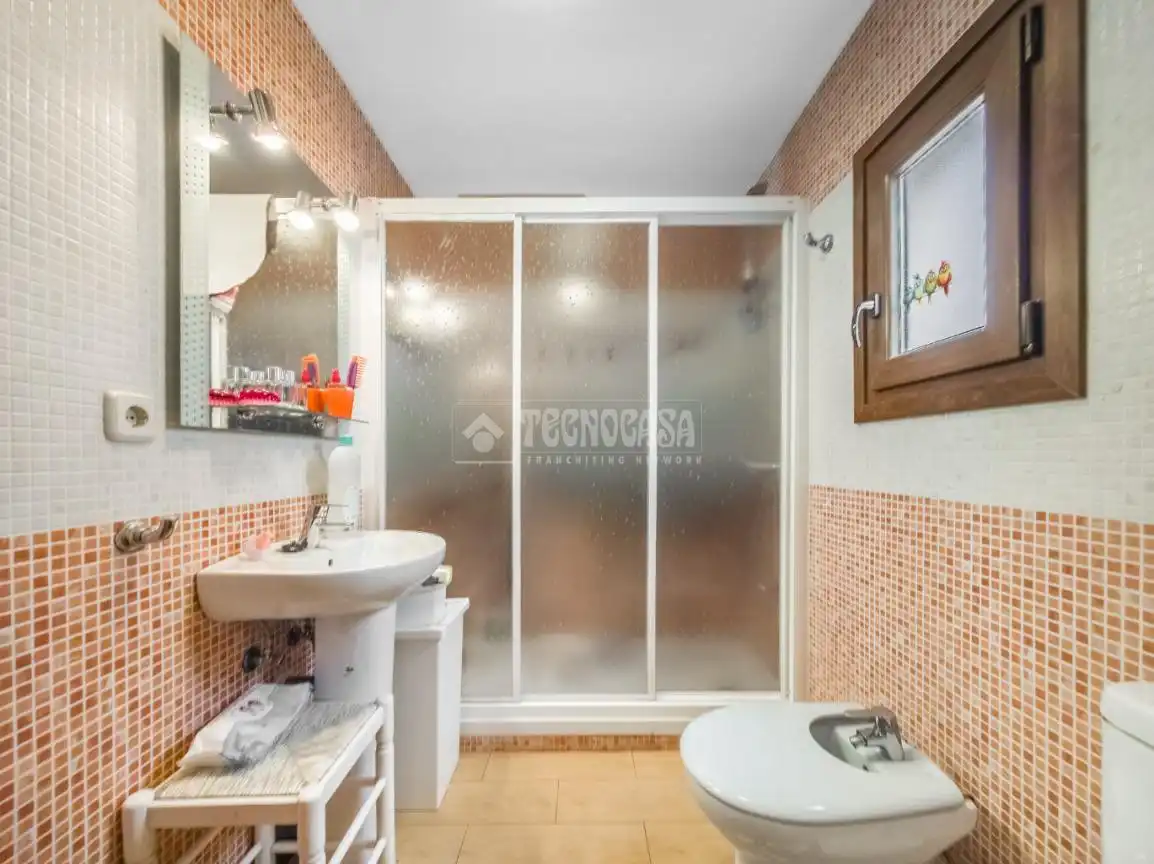 Baño de Piso en venta en Madrid con Aire acondicionado, Calefacción y Parquet