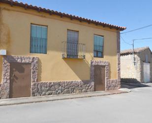 Exterior view of Country house for sale in Calzada de Valdunciel