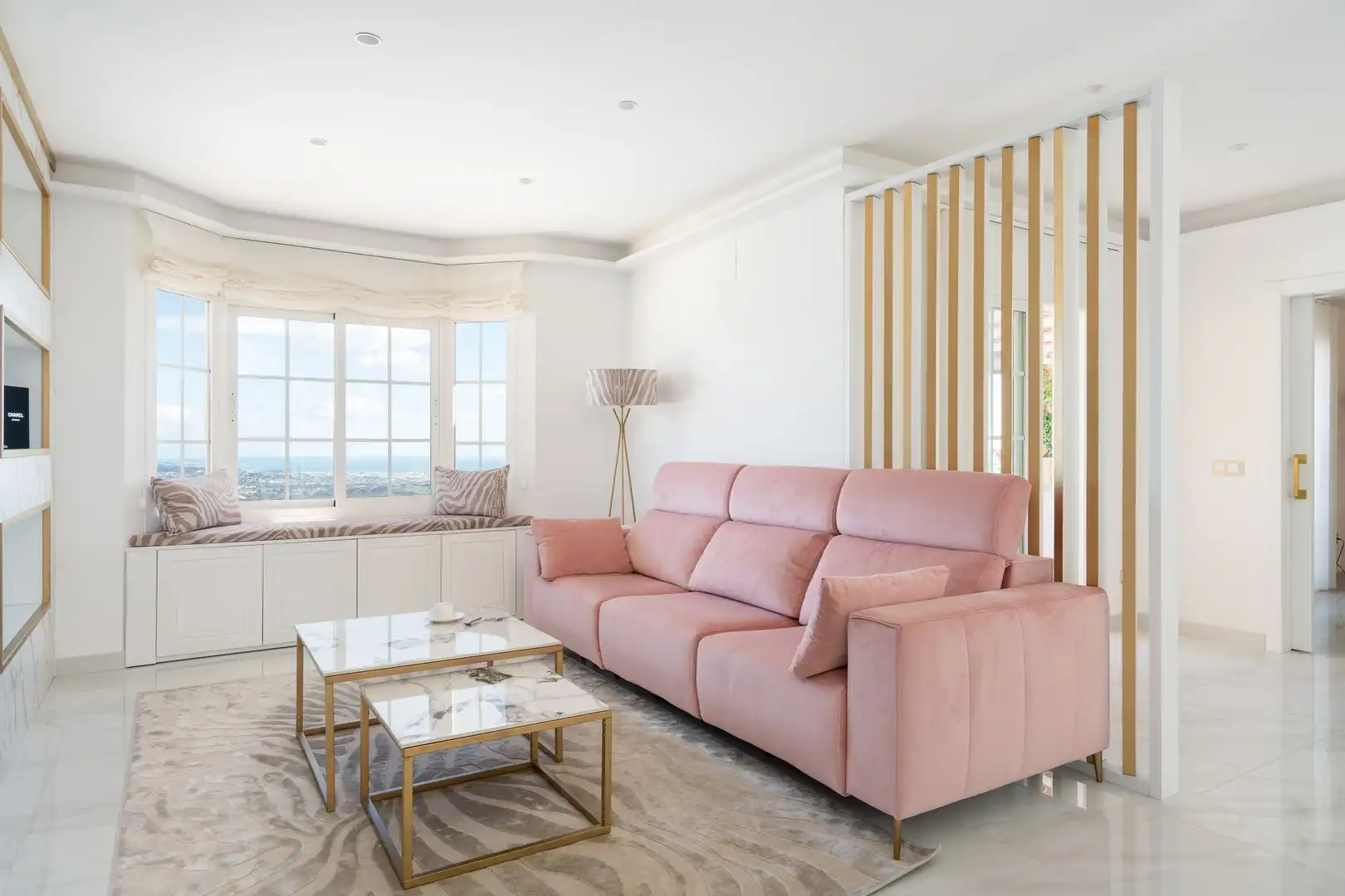 Casa adosada en venta en La Mairena