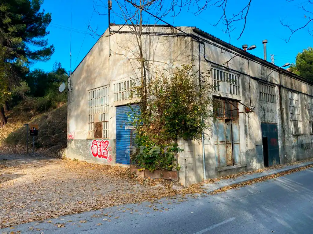 Vista exterior de Nave industrial en venta en Alcoy / Alcoi