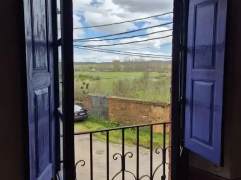 Vista exterior de Casa adosada en venda en Val de San Lorenzo