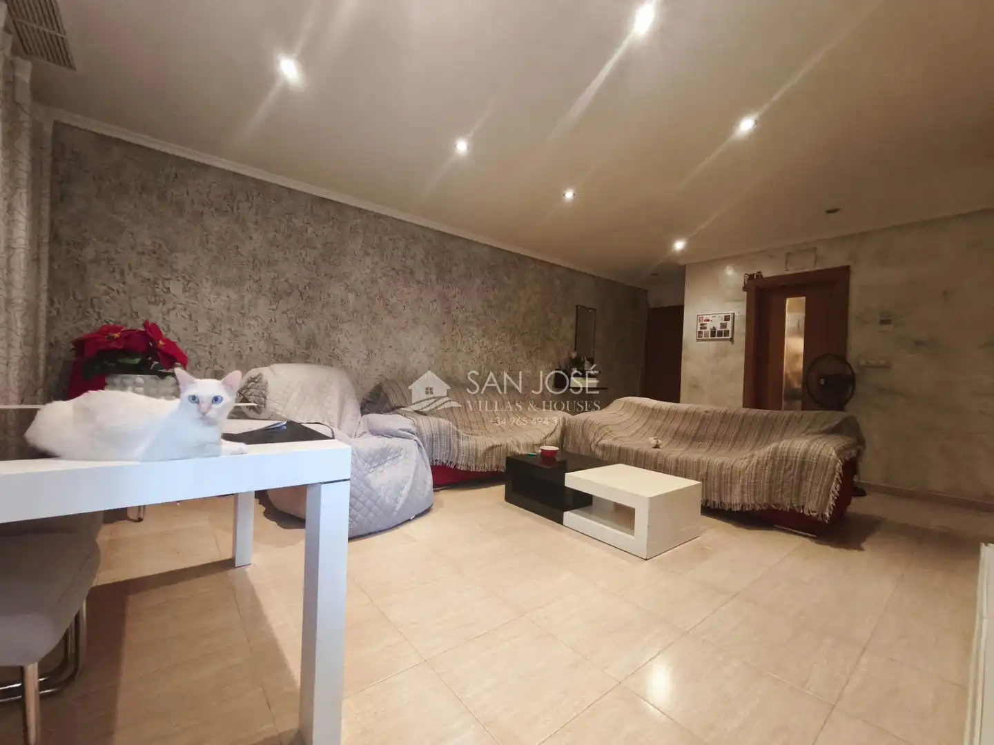 Flat for sale in Aspe  with Air Conditioner, Heating and Balcony