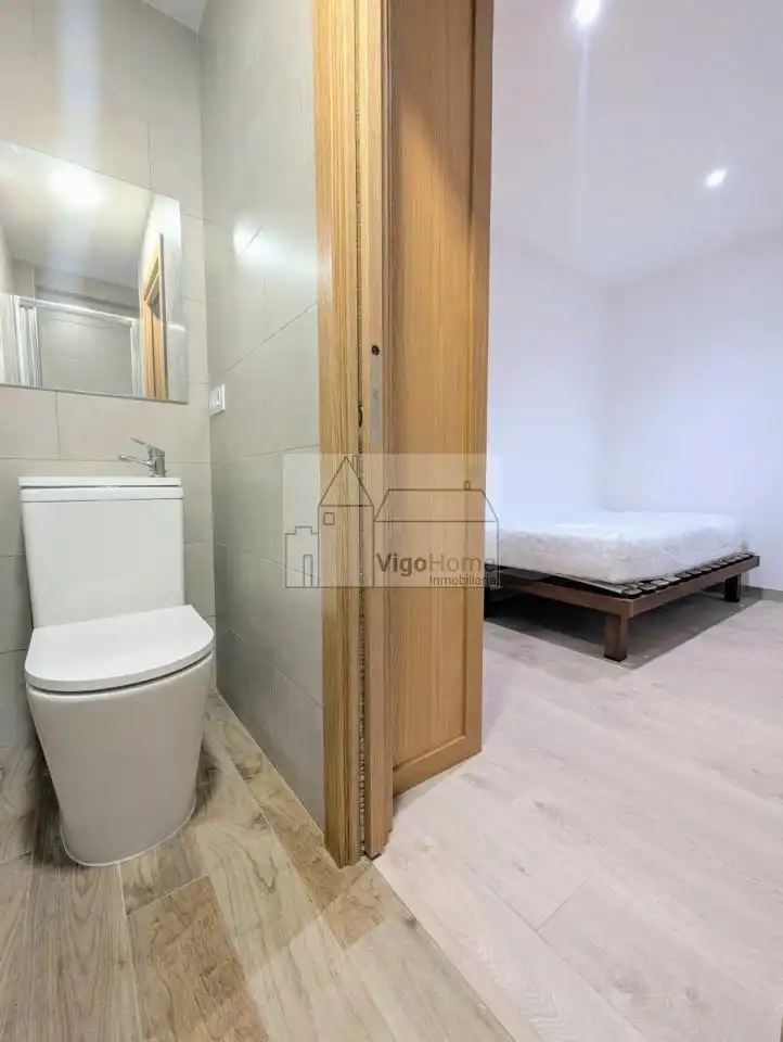 Baño de Piso de alquiler en Vigo  con Calefacción, Terraza y Amueblado