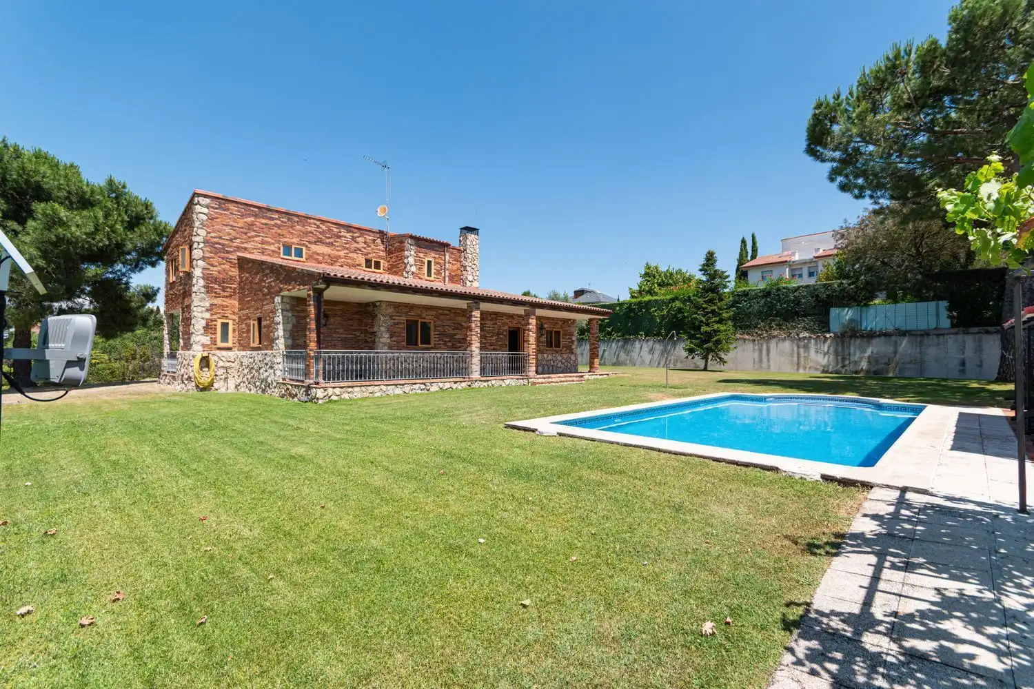 Piscina de Casa o xalet en venda en Tres Cantos amb Calefacció i Traster
