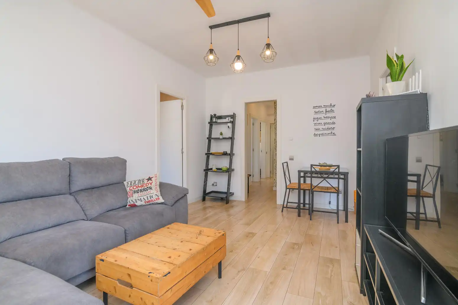Sala de estar de Piso en venta en Sant Boi de Llobregat con Calefacción y Balcón