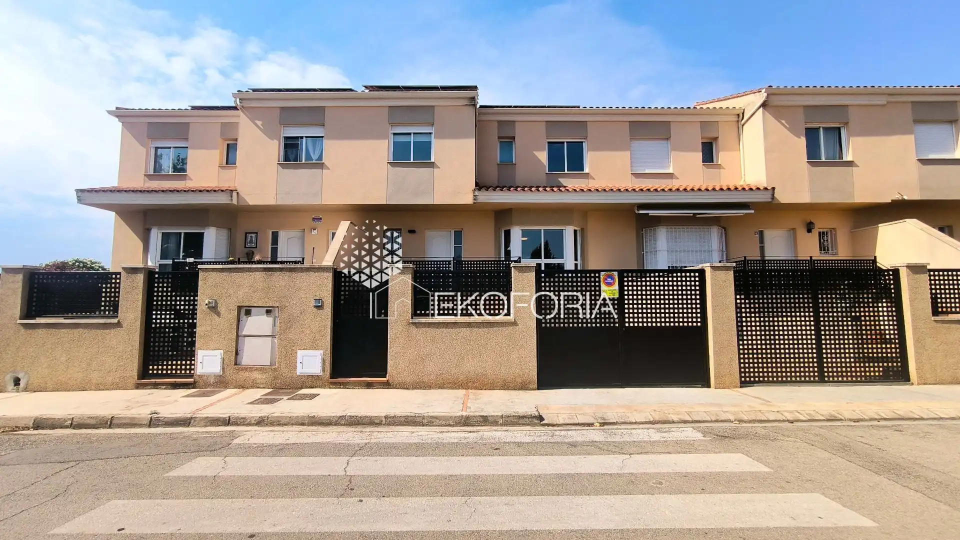 Vista exterior de Casa adosada en venta en Beneixida con Aire acondicionado, Calefacción y Jardín privado