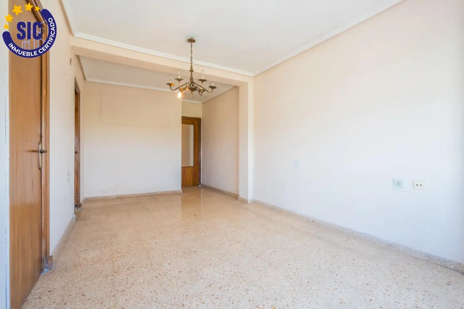 Wohnung zum Verkauf in Xirivella mit Balkon